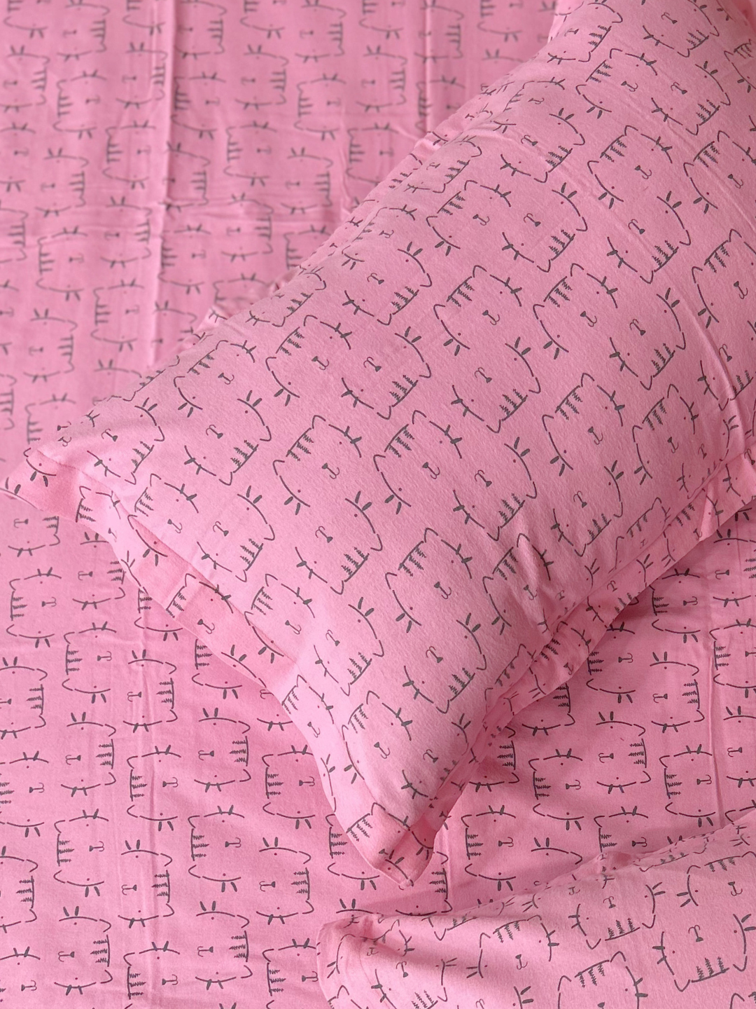 Hello Kitty Pink Printed Cotton Kids Bedsheet Set - Elysian Home Decor