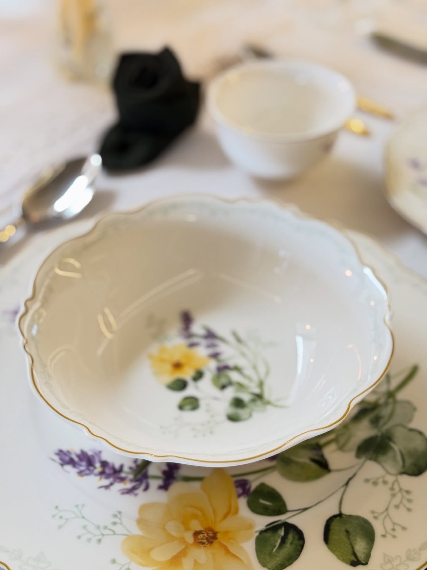 Eternal Bloom Collection- 22-Piece Dinner Set