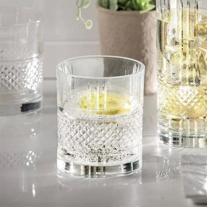 Brillante DOF tumblers with diamond pattern, perfect for beverages.