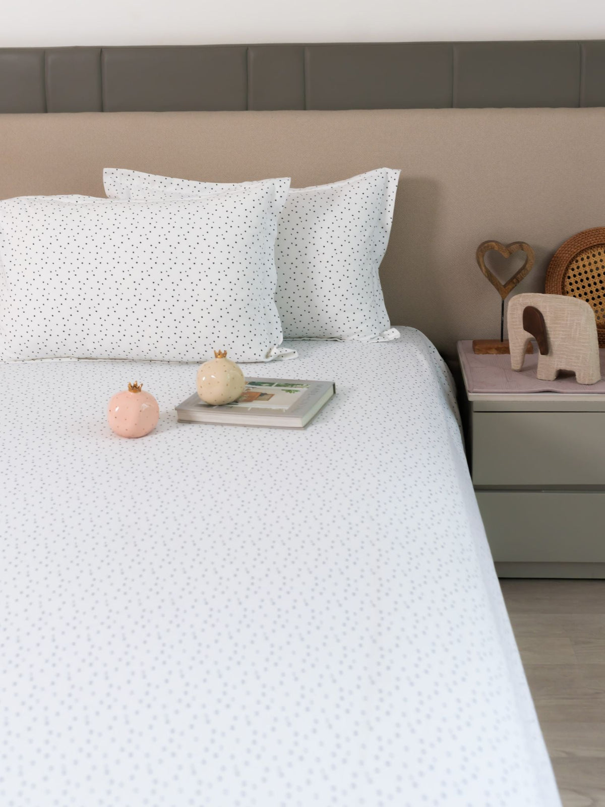 Twinkle Twinkle Lil Star Ivory Printed Cotton Bedsheet Set - Elysian Home Decor