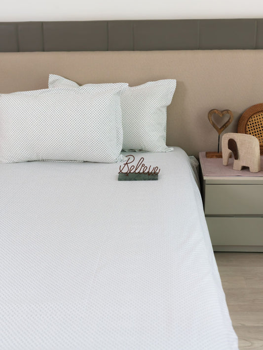 Nauti Crew Ivory Printed Cotton Bedsheet Set - Elysian Home Decor