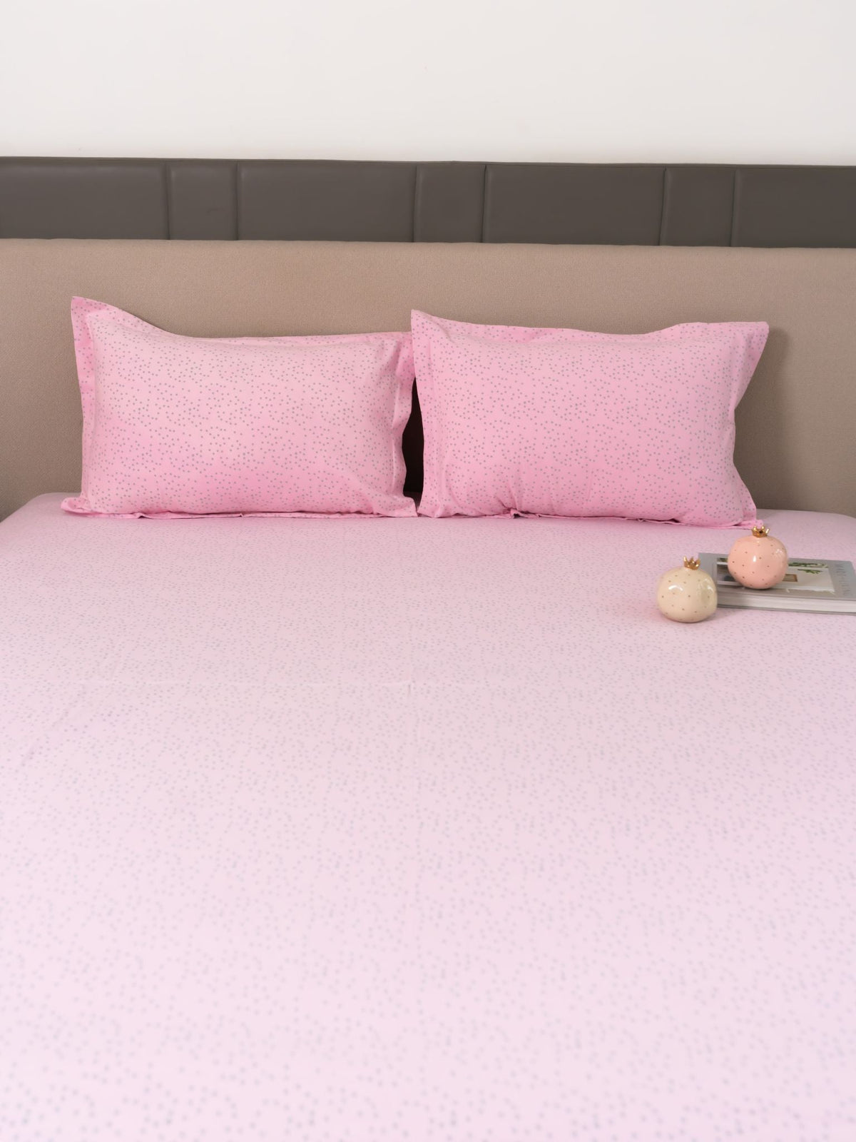 Twinkle Twinkle Lil Star Pink Printed Cotton Bedsheet Set - Elysian Home Decor