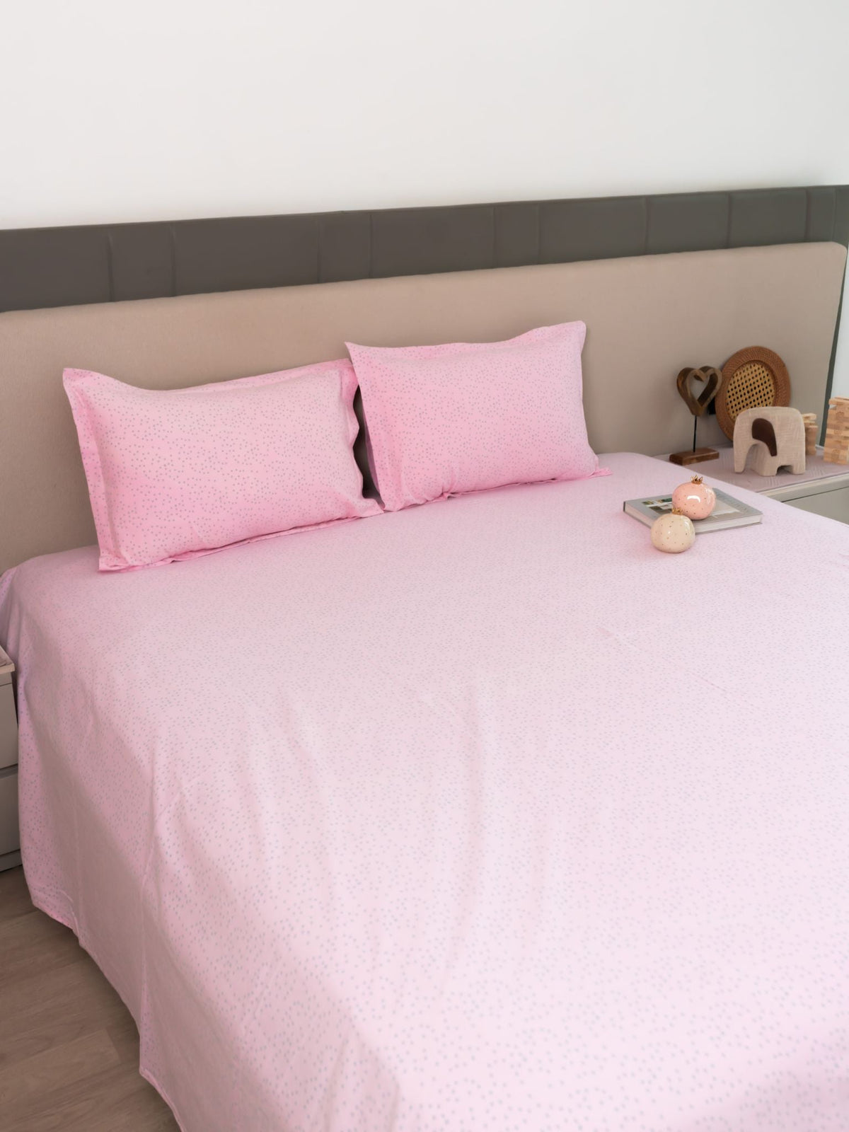 Twinkle Twinkle Lil Star Pink Printed Cotton Bedsheet Set - Elysian Home Decor