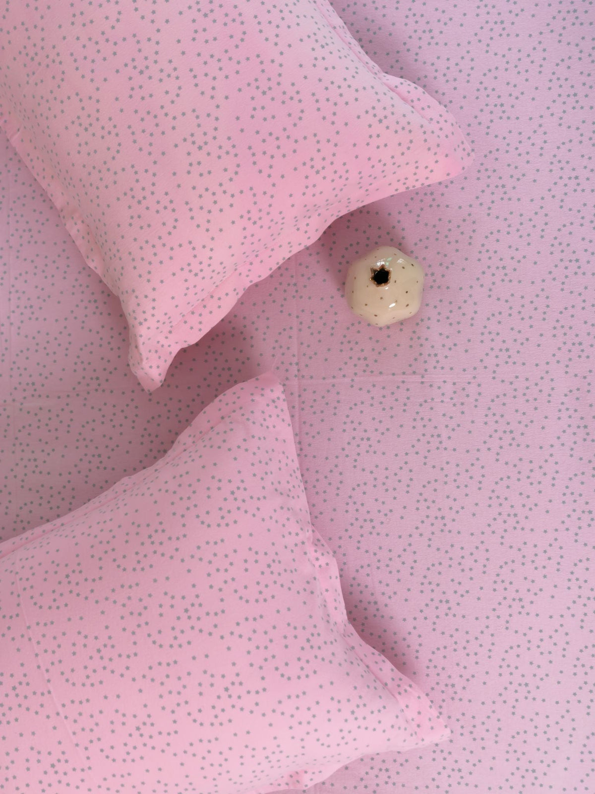 Twinkle Twinkle Lil Star Pink Printed Cotton Bedsheet Set - Elysian Home Decor
