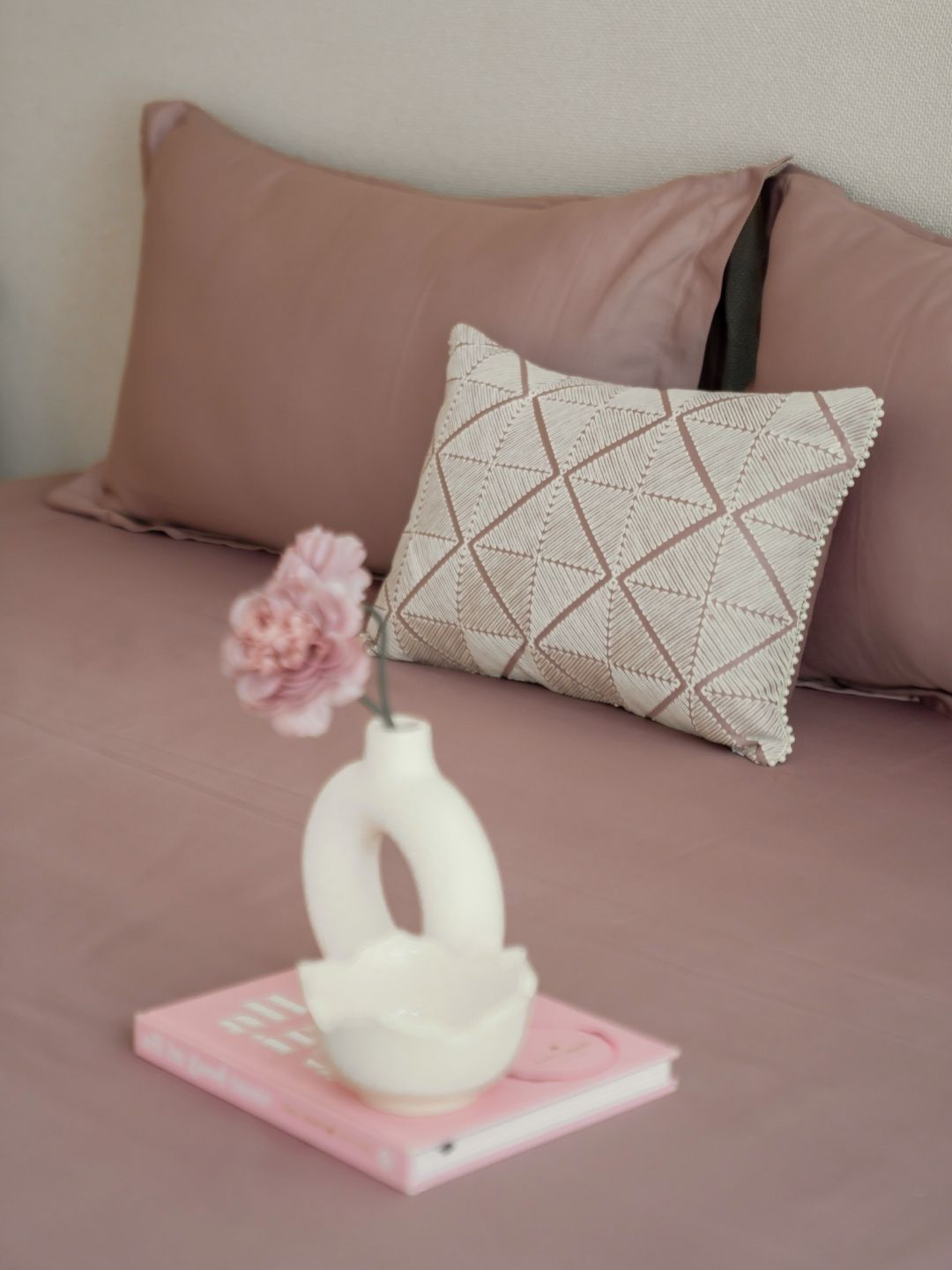 Embroidered accent cushion cover in old rose