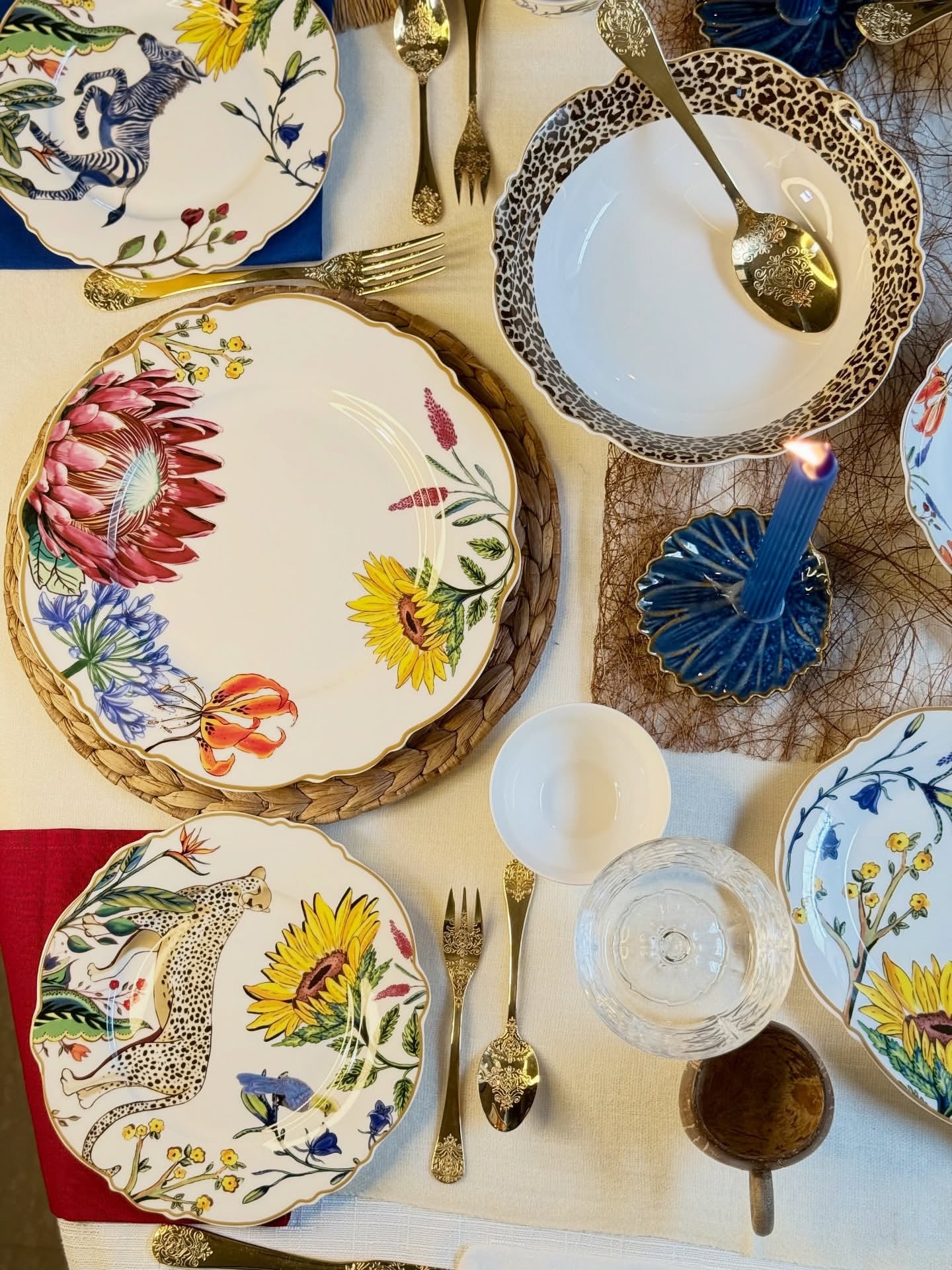 Savanna Bloom Collection- 22-Piece Dinner Set
