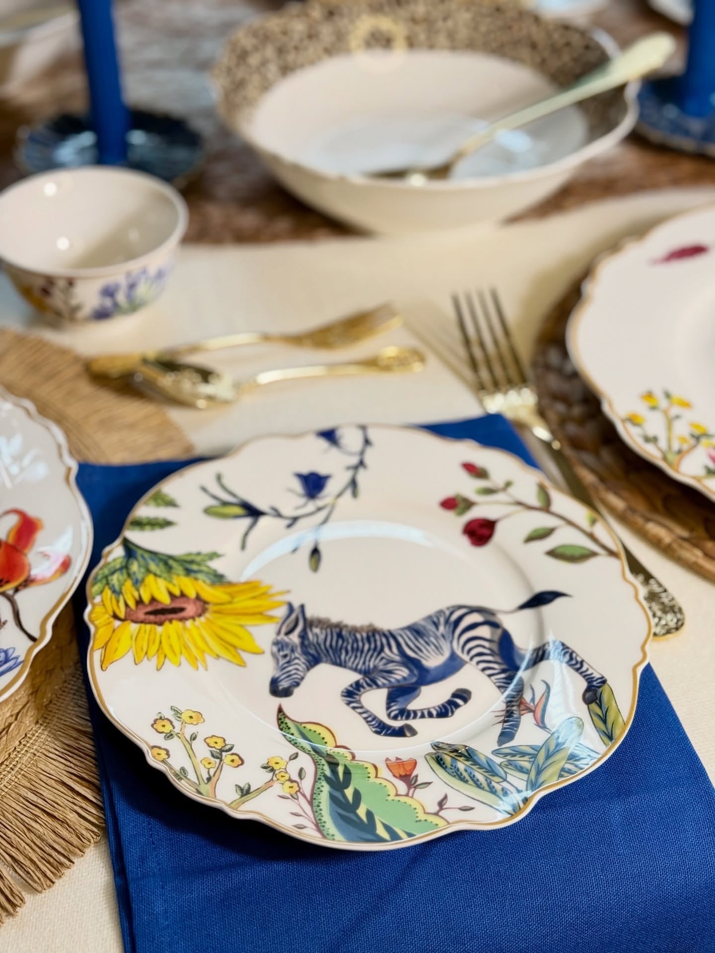 Savanna Bloom Collection- 22-Piece Dinner Set
