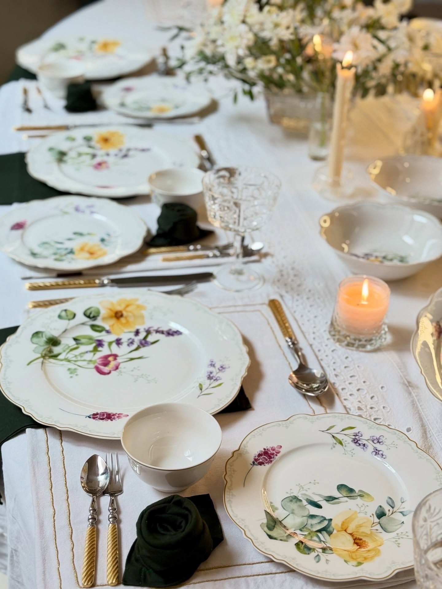 Eternal Bloom Collection- 22-Piece Dinner Set