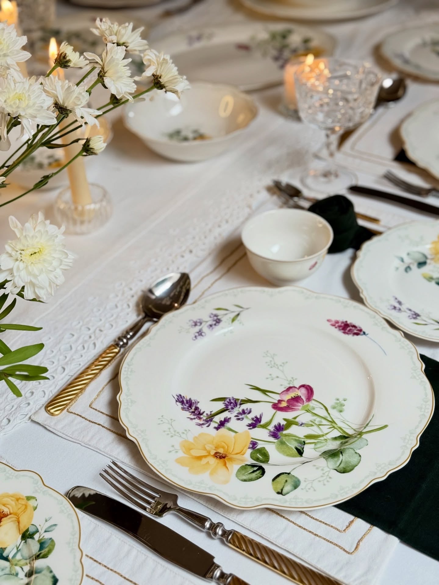 Eternal Bloom Collection- 22-Piece Dinner Set