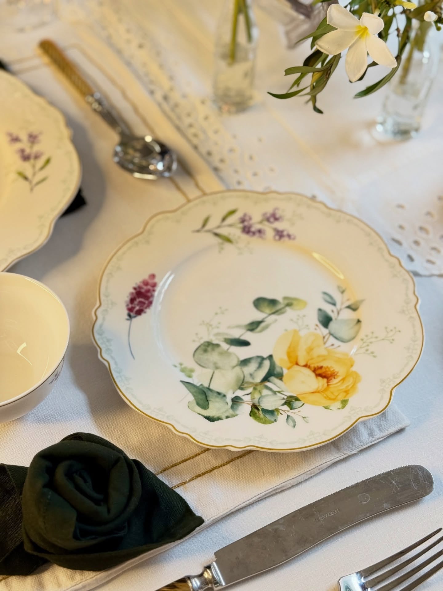 Eternal Bloom Collection- 22-Piece Dinner Set