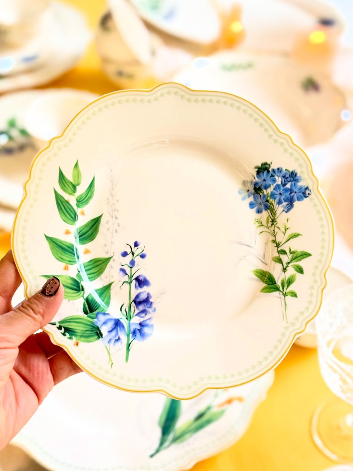 Azure Bloom Collection- 22-Piece Dinner Set