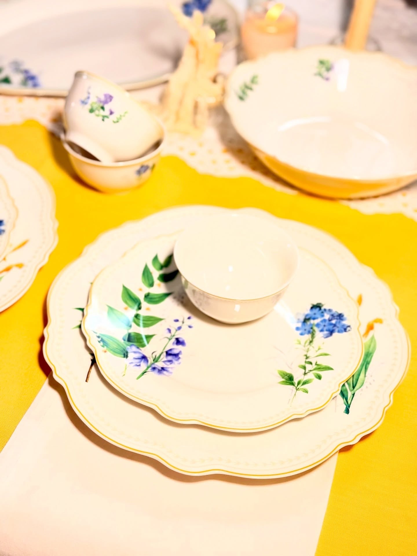 Azure Bloom Collection- 22-Piece Dinner Set