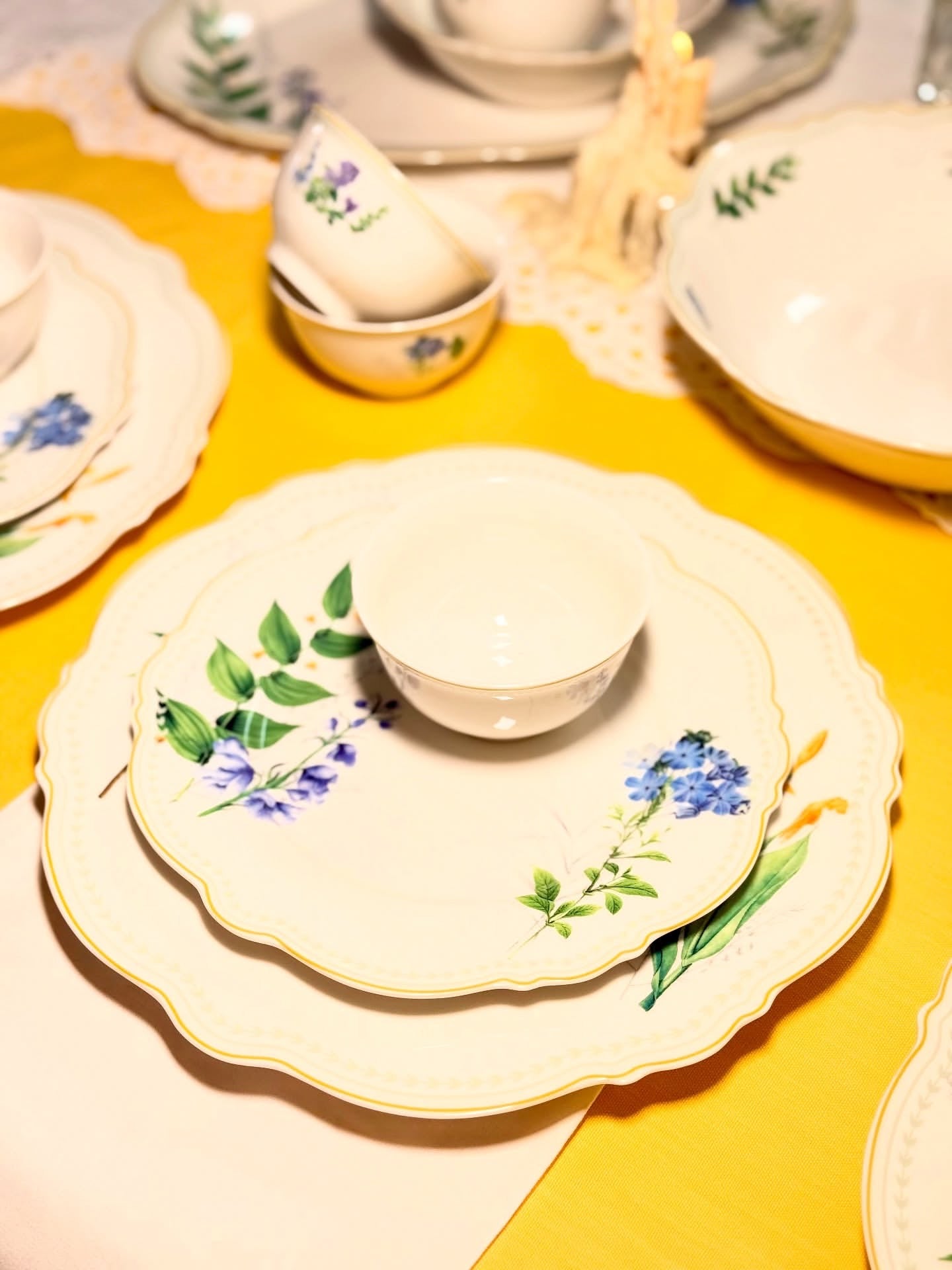 Azure Bloom Collection- 22-Piece Dinner Set