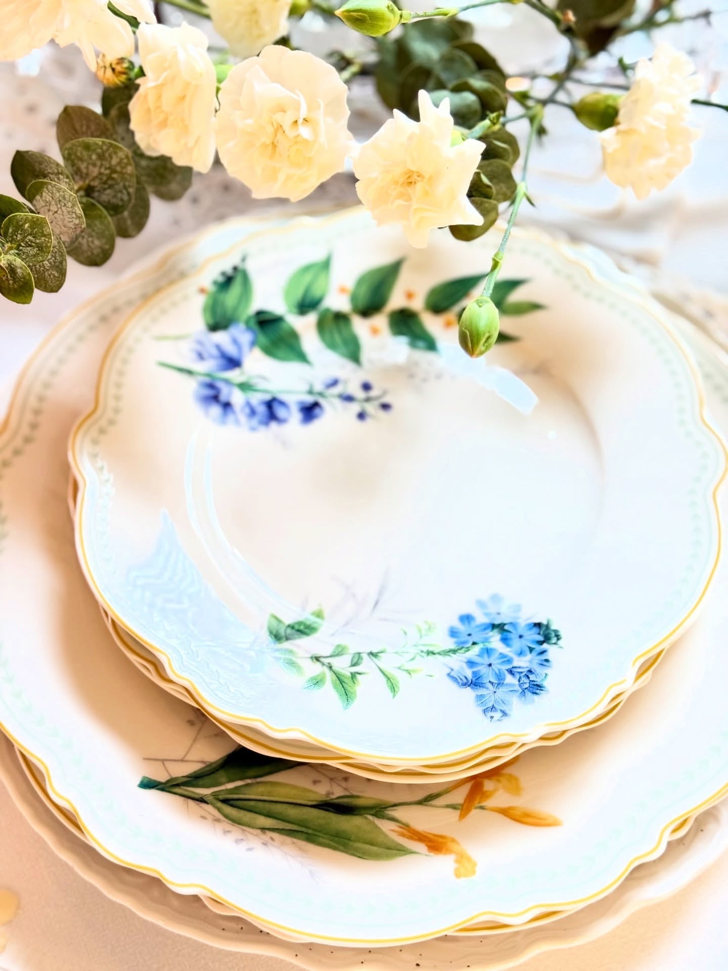 Azure Bloom Collection- 22-Piece Dinner Set