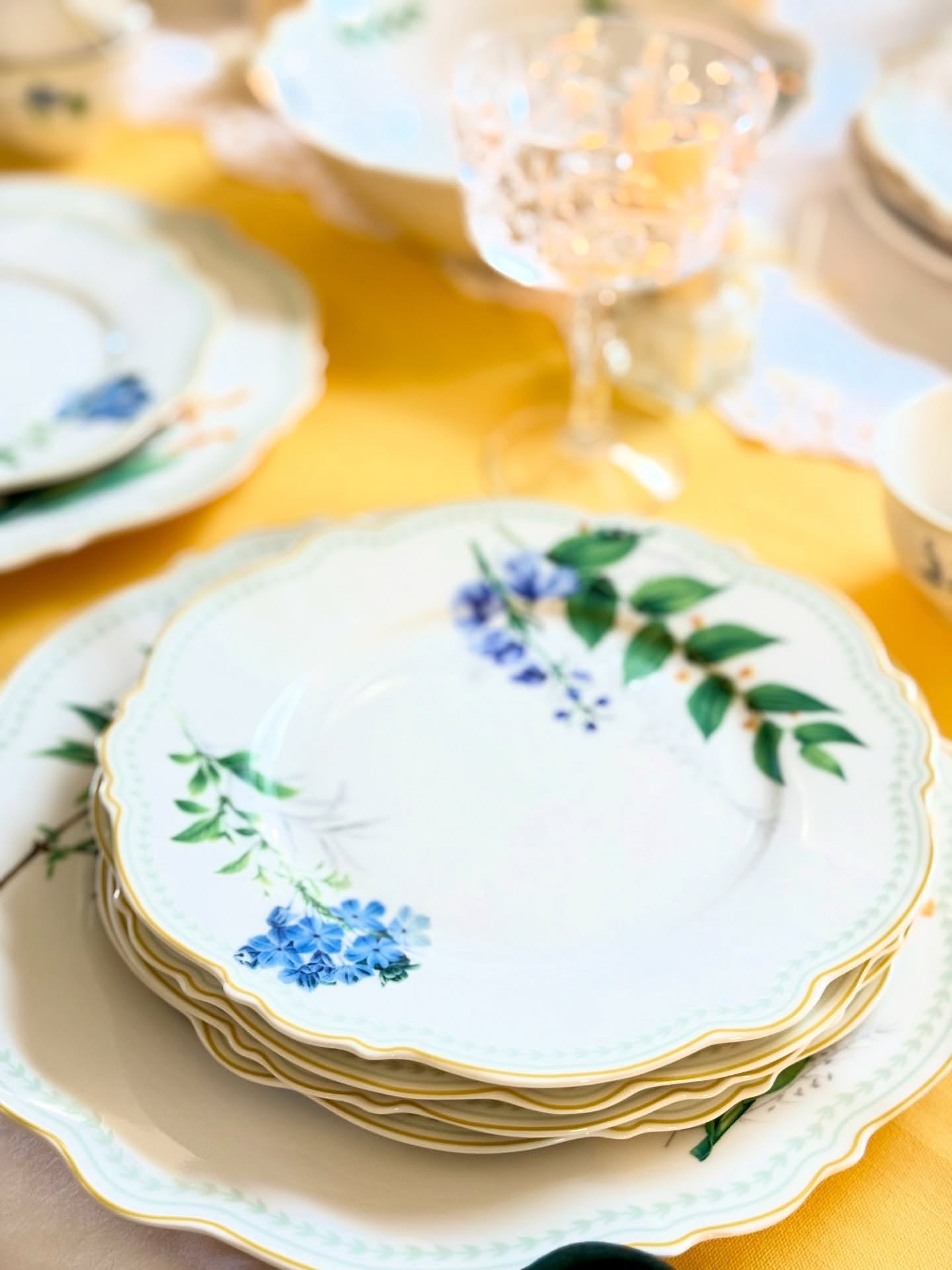 Azure Bloom Collection- 22-Piece Dinner Set