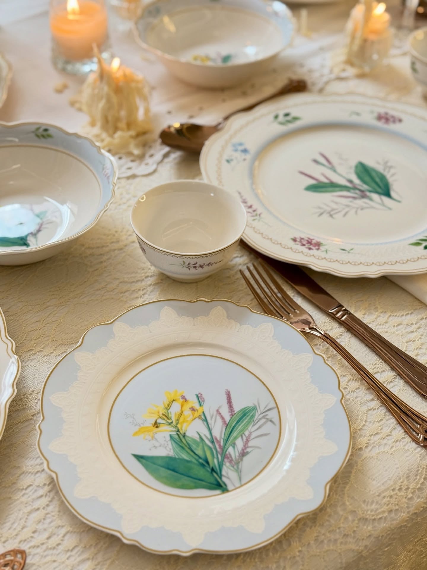 Heritage Blossom Collection - 22-Piece Dinner Set
