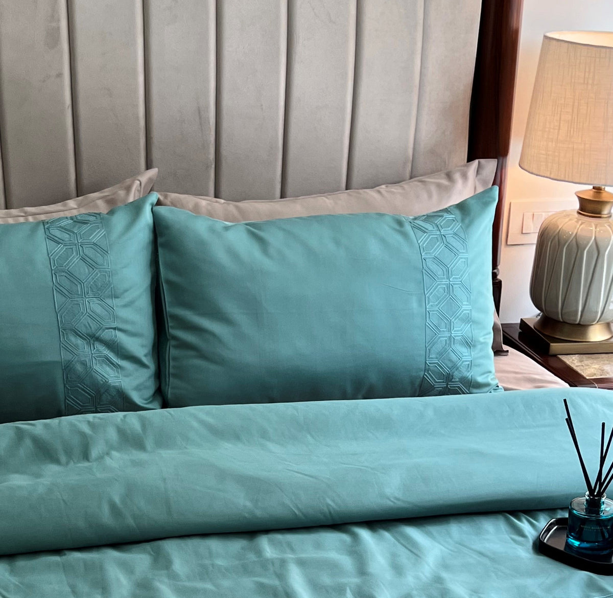 1000TC Cotton Rich Arc Turquoise Syona Bedsheet Set - Elysian Home Decor