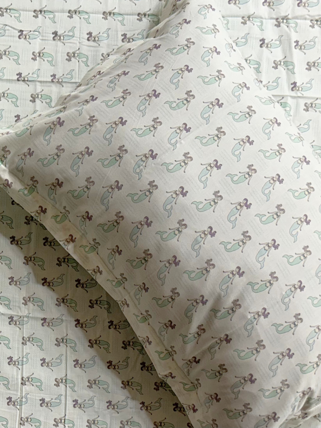 Mermaid Dreams Ivory Printed Cotton Kids Bedsheet Set - Elysian Home Decor