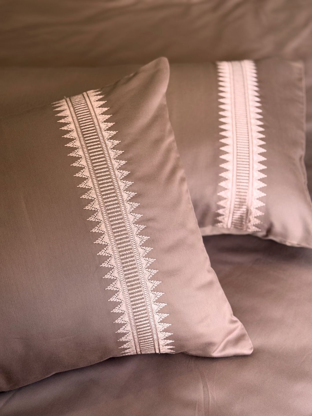 1000TC Cotton Rich Mia Brandy Rose Syona Bedsheet Set - Elysian Home Decor