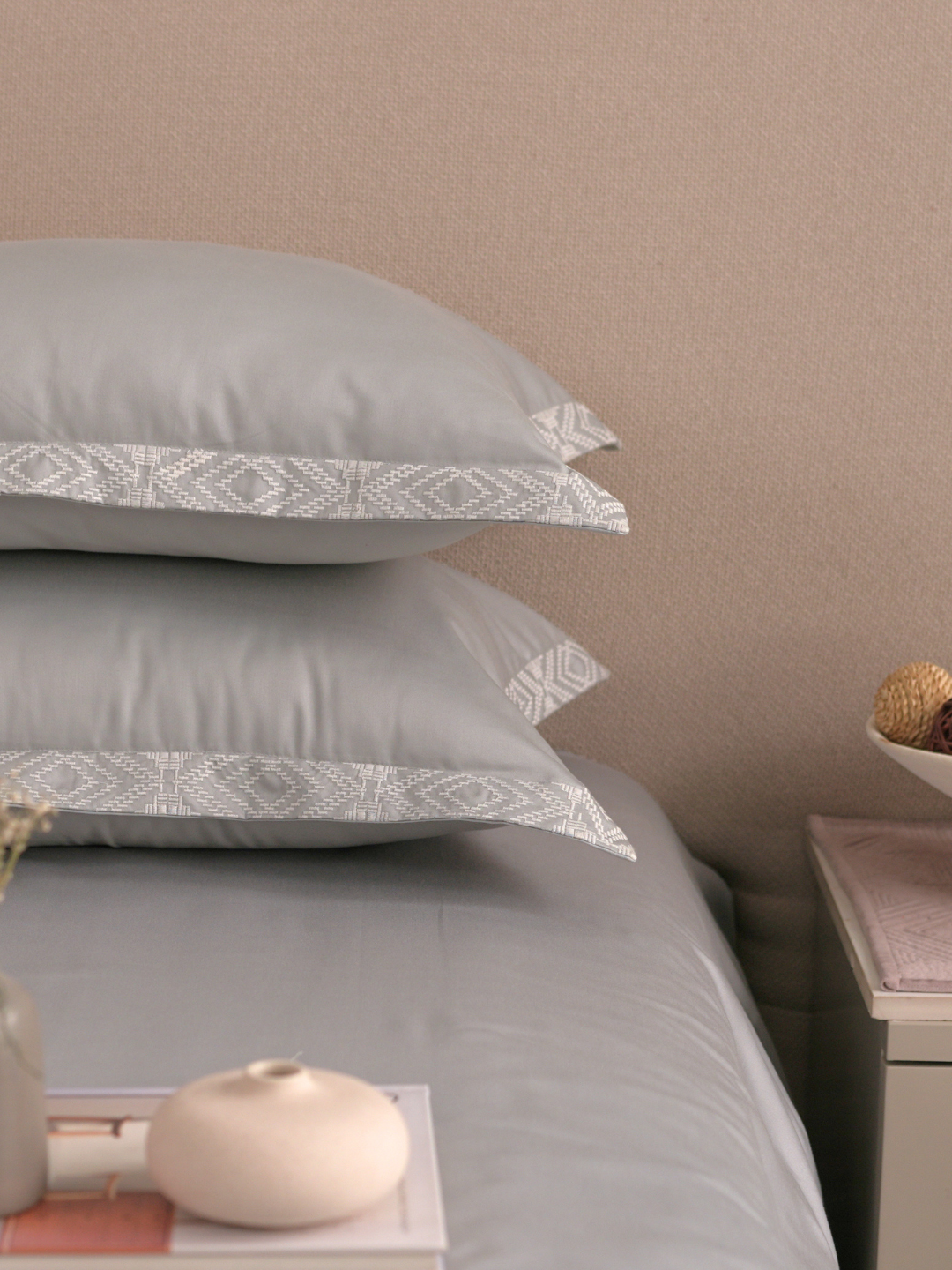 Flat lay of the full grey bedsheet set