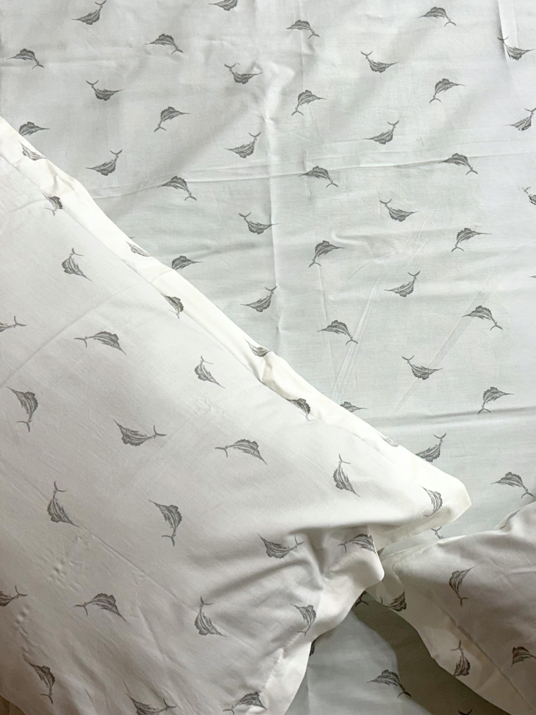 Sea Joy Ivory Printed Cotton Kids Bedsheet Set - Elysian Home Decor